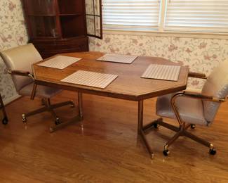 Kitchen table and 2 chairs 