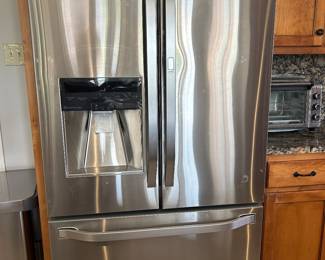 Like new LG French door fridge