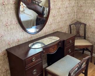 Every once in a while we come across a vanity.  This one is quite nice.