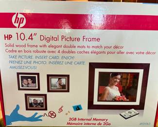 HP 10.4" Digital Picture Frame