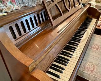 Cable Upright Console Piano