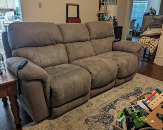 Double recliner 