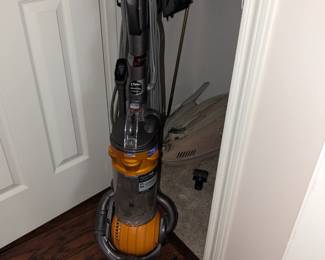 Dyson vacuum 