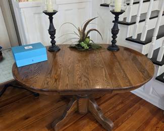 Oak pedestal table 