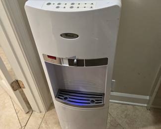 Whirlpool Hot & Cold water cooler