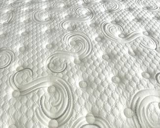 King size mattress/boxspring (Serta i-series)