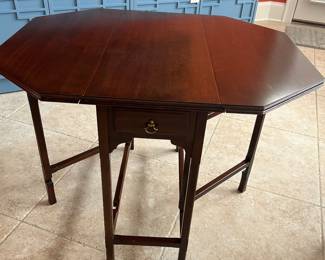 Ethan Allen gate-leg table