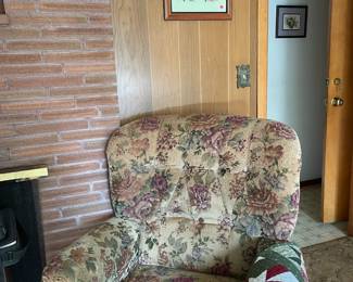 Crewel stitch artwork, linens and quilts galore! 