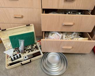 Cake Decorating Kit - Frosting Tips, Icing Spatulas, Training Books +	