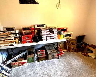 Very large lot of Lionel trains and display accessories. 