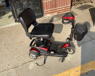 $760 (Like New) 3-wheel Power Scooter by Golden Technologies 