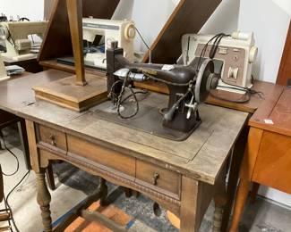 Domestic vintage sewing machine with table $25