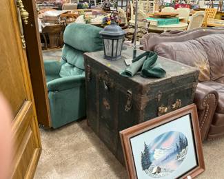 This trunk just came in won’t last long at 25 bucks. It’s large.