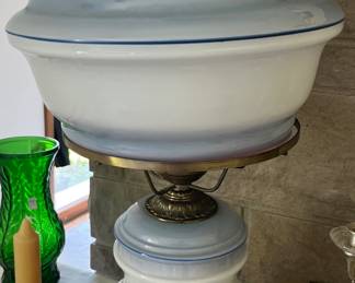 Hurricane Aladdin lamp