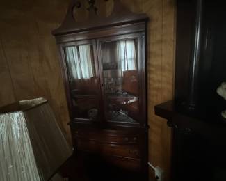 Seen in this picture the other pretty end stand lamp
Corner China Cabinet w Glass in the doors