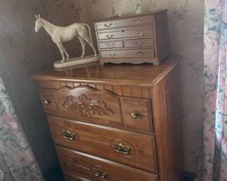 Dresser goes w full size bedroom set
Jewelry Box for sale and horse statue, costume jewelry in the jewelry box