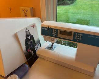 Pfaff Sewing Machine with manual and box