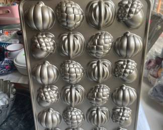 Nortic Ware Cakelets (Autumn)