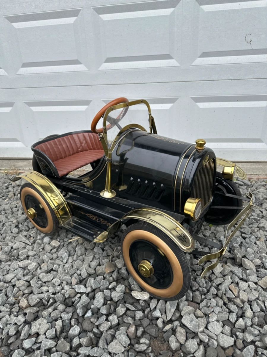 ROBUST RANCH LIVING IN POULSBO: EQUIPMENT,... starts on 6/17/2024