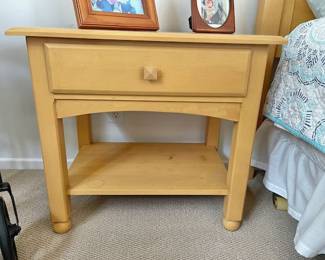 
2 Ethan Allen American Dimension night stand