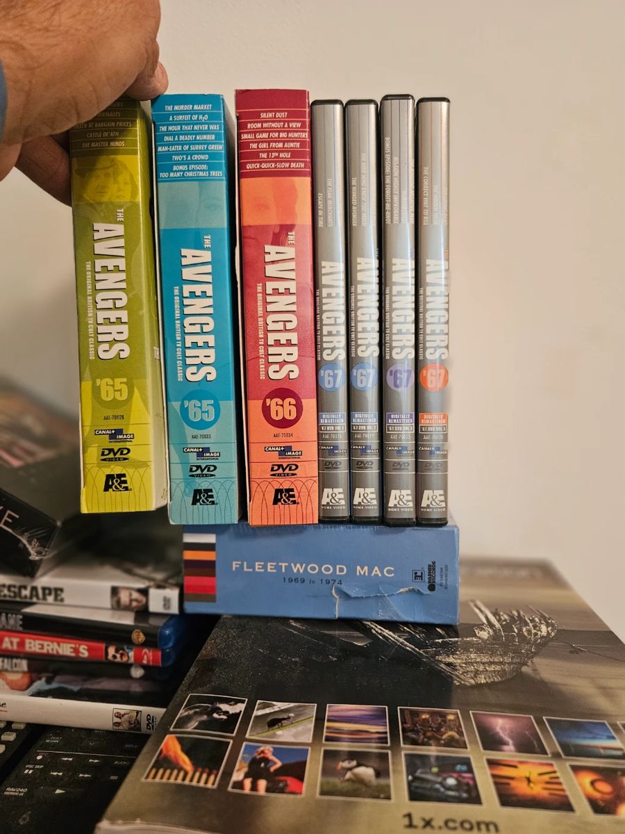 More dvds than I've Ever seen
Lots of boxed sets, no more cable people