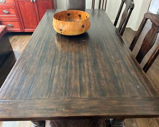 Top of Pottery Barn table. 86”L x 42” W. Two leaves, each 18”. Table extends to 122”z 