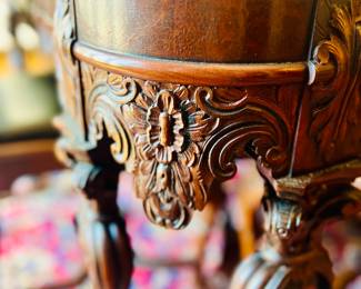 @schowoffvintage on Instagram.