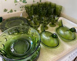 Indiana Glass Hen on Nest