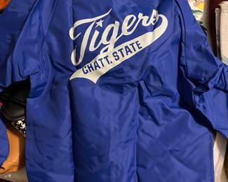 For videos of the estate follow @schowoffvintage on Instagram.