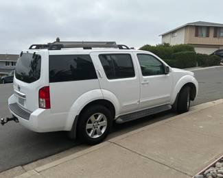 Nissan Pathfinder 116,000 miles $6800 2012