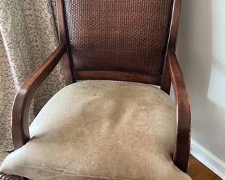 20. Sierra Executive Chair