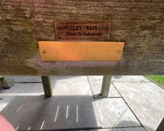 117. Kingsley Bates 4pc Conversation Set
Pair of Armchairs
Loveseat
End Table