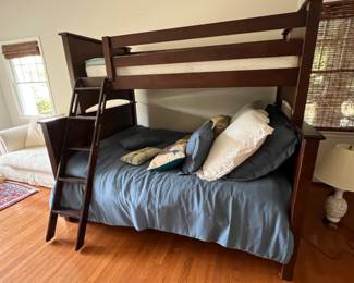 Queen/Twin Bunkbed 