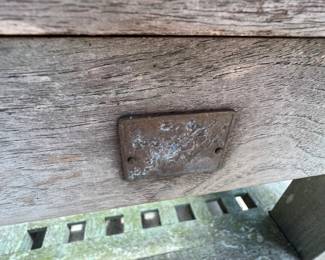 117. Kingsley Bates 4pc Conversation Set
Pair of Armchairs
Loveseat
End Table