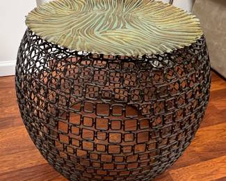 92. Wire Side Table (17" x 19")