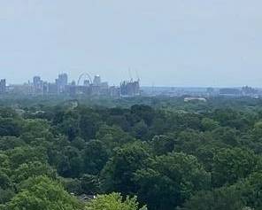 Great View of The Arch from Clayton 