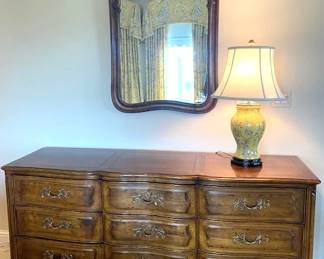 $ 695 Henredon Willan dry Dresser 72" wide x 33" high x  20" deep  Solid Great Quality !