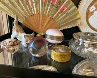 Lladro cat, signed paper weight