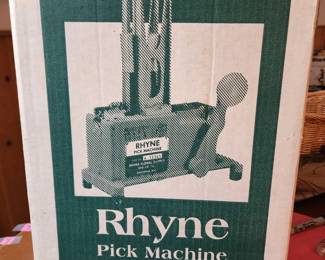 Rhyme pick machine for flower arranging