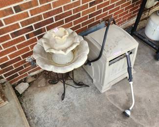 Plug in water fountain 