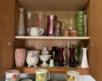 Lots of great vintage items