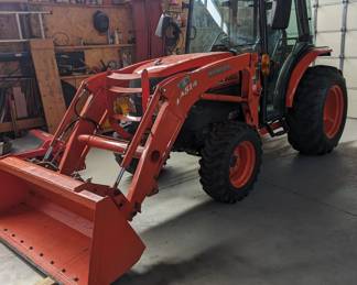 2012 Kubota L3240 under 800 hrs