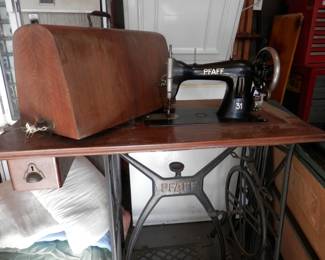 Antique Pfaff  #31 treadle sewing machine with bent wood cover