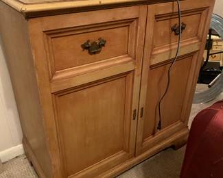 American Magnavox cabinet