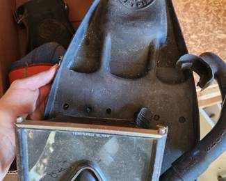 Scubapro. A+ scuba set!! A little dust from storage, but excellent condition