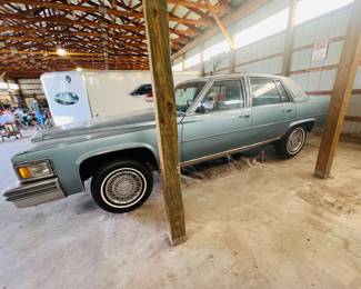 1979 Cadillac Fleetwood Broughman - 28,450 miles. 1 Owner 
AC needs to be changed. 