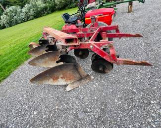 3 Bottom Plow - International Harvester #311