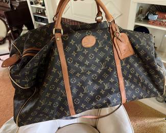 Authentic Vintage mint condition large Louis Vuitton Satchel/Carry On Bag