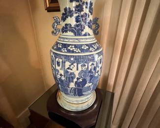 Early Large Chinese Vase, Mid 19th century