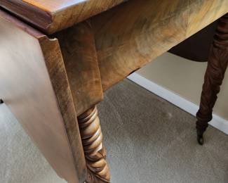 Legs of drop leaf table